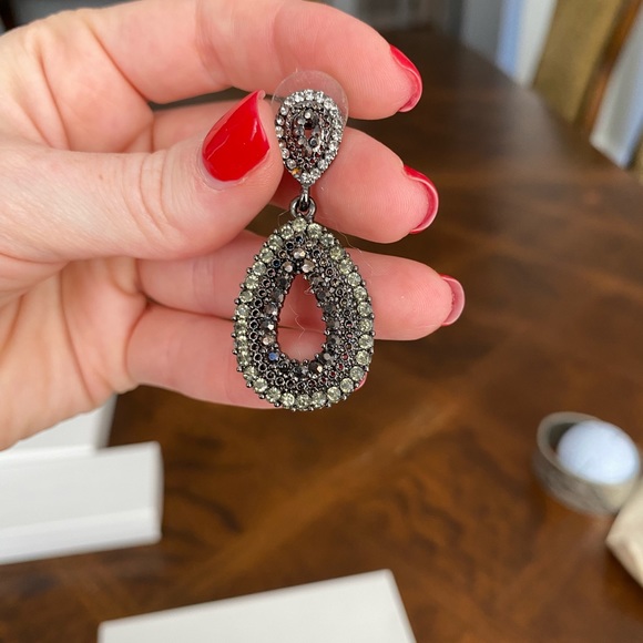 Formal Jewelry Set - Picture 3 of 3